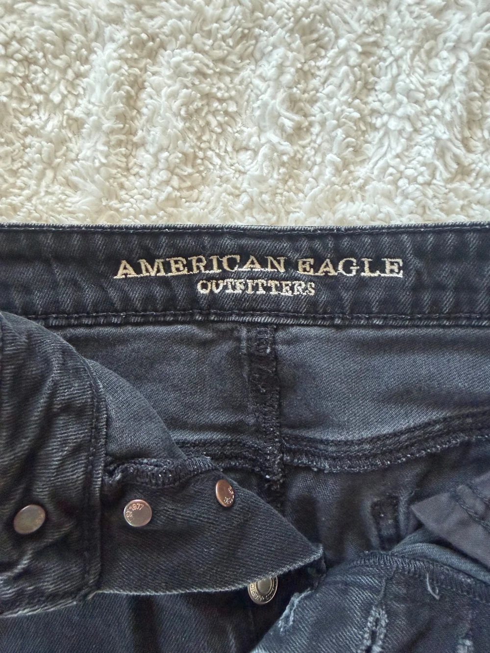 American Eagle Outfitters Denim Mini Skirt Women's Sz 8 Black Raw Hem Button Fly